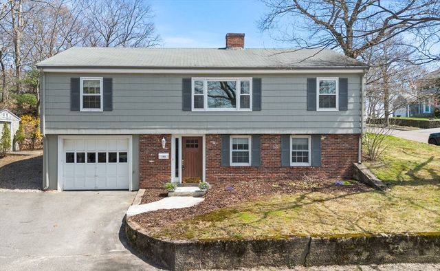 155 Cochrane St, Melrose, MA 02176