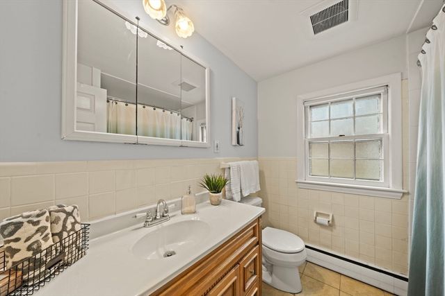 155 Cochrane St, Melrose, MA 02176