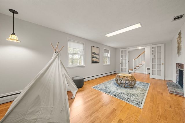 155 Cochrane St, Melrose, MA 02176