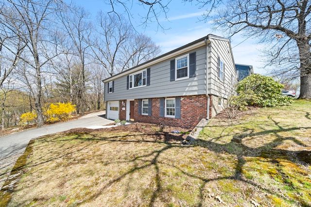 155 Cochrane St, Melrose, MA 02176