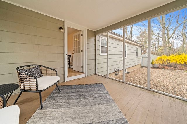 155 Cochrane St, Melrose, MA 02176