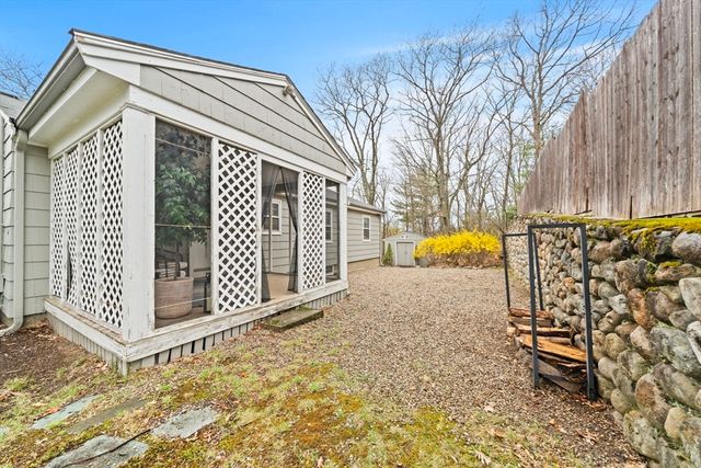 155 Cochrane St, Melrose, MA 02176