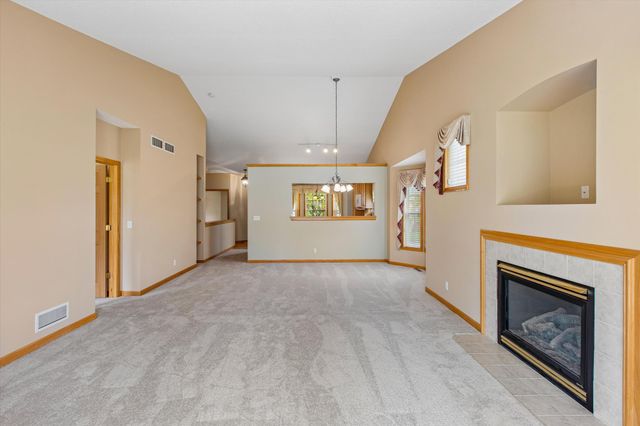 505 Holly Lane N, Oakdale, MN 55128
