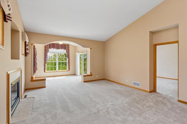505 Holly Lane N, Oakdale, MN 55128