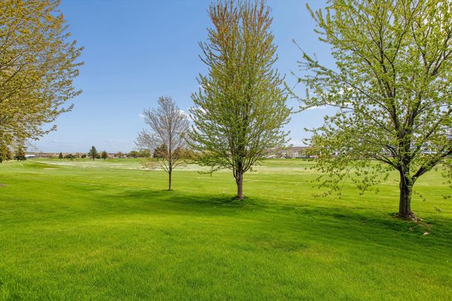505 Holly Lane N, Oakdale, MN 55128