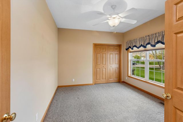 505 Holly Lane N, Oakdale, MN 55128