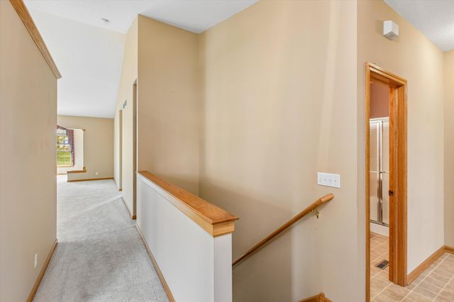505 Holly Lane N, Oakdale, MN 55128