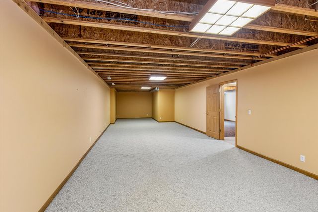 505 Holly Lane N, Oakdale, MN 55128