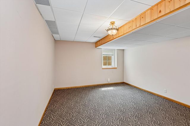 505 Holly Lane N, Oakdale, MN 55128