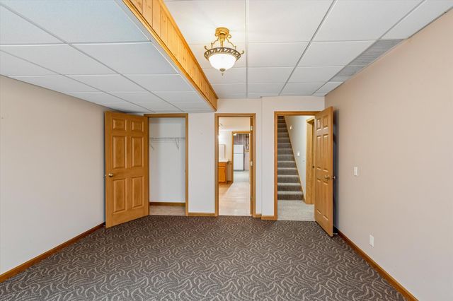 505 Holly Lane N, Oakdale, MN 55128