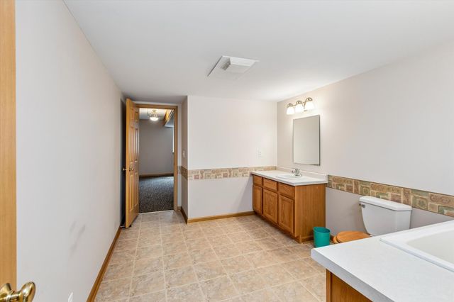 505 Holly Lane N, Oakdale, MN 55128