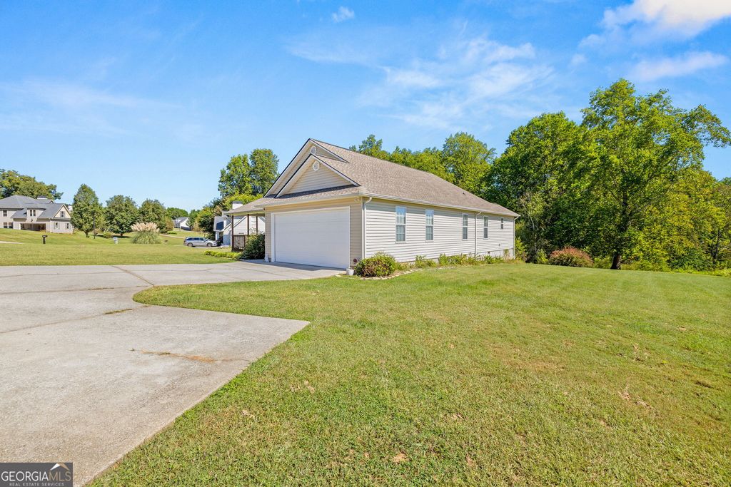 219 MALLARD POND Circle, Alto, GA 30510 — photo 5