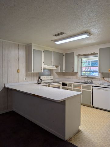 603 Falcon Drive, Dothan, AL 36301