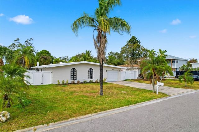 2452 BAYWOOD DRIVE E, Dunedin, FL 34698