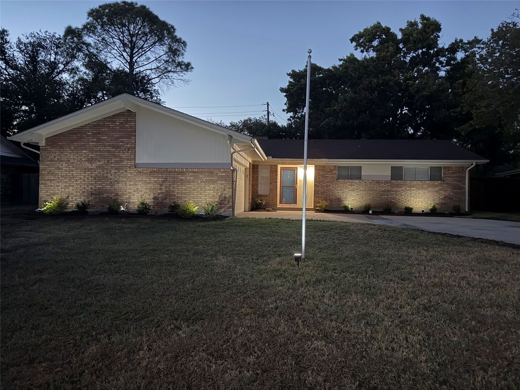 1306 Amherst Drive, Denton, TX 76201