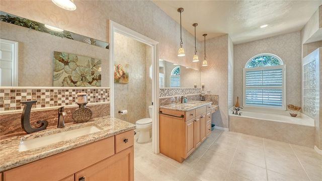 4956 SABAL LAKE CIRCLE, Sarasota, FL 34238