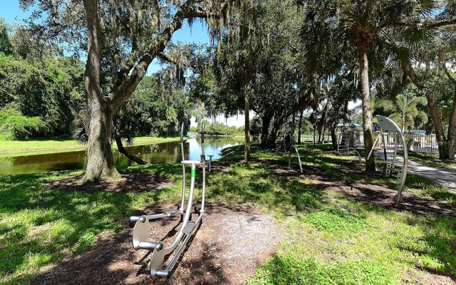 4956 SABAL LAKE CIRCLE, Sarasota, FL 34238