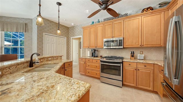 4956 SABAL LAKE CIRCLE, Sarasota, FL 34238