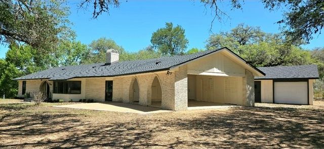 109 Cernosek RD, La Grange, TX 78945