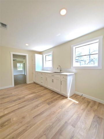 109 Cernosek RD, La Grange, TX 78945