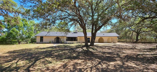 109 Cernosek RD, La Grange, TX 78945