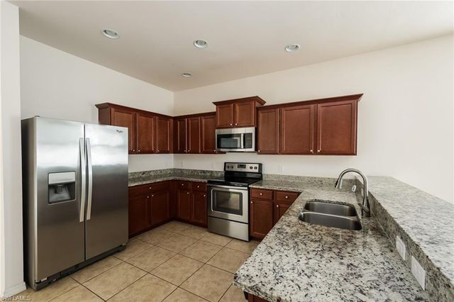 1631 SW 25th LN, Cape Coral, FL 33914