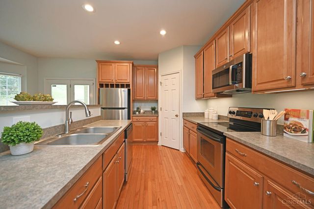 5005 Dovetail Lane, Cincinnati, OH 45223