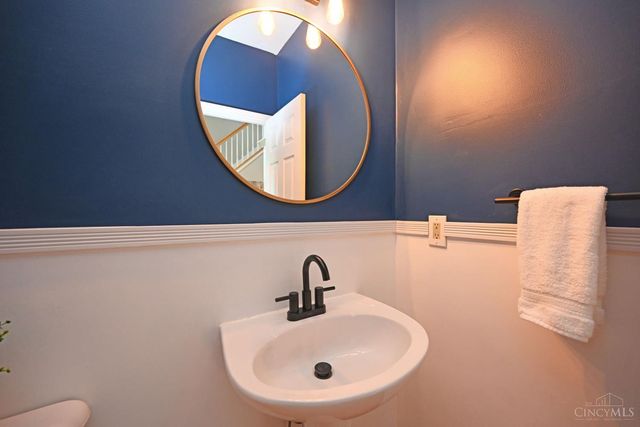 5005 Dovetail Lane, Cincinnati, OH 45223