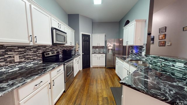 533 Skipping Stone Ln, Tyler, TX 75703