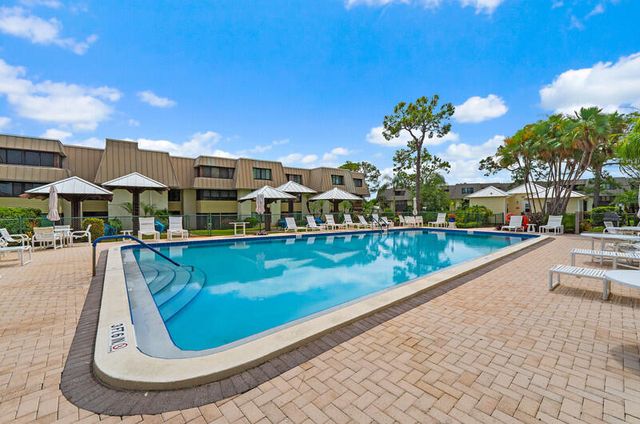 1800 SE Saint Lucie Boulevard 7-205, Stuart, FL 34996