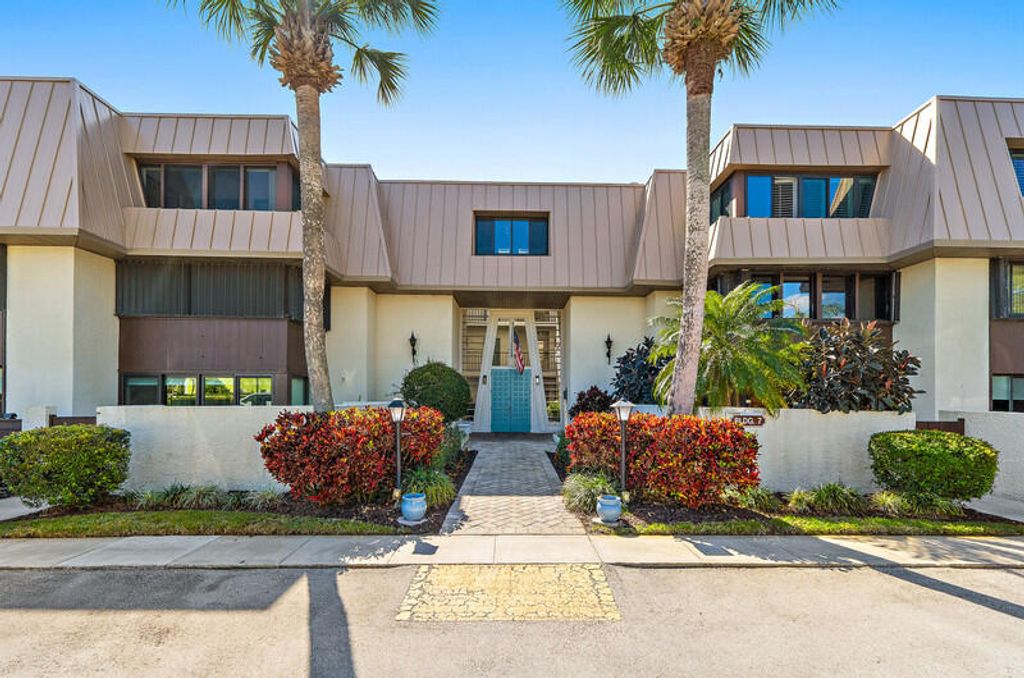 1800 SE Saint Lucie Boulevard 7-205, Stuart, FL 34996