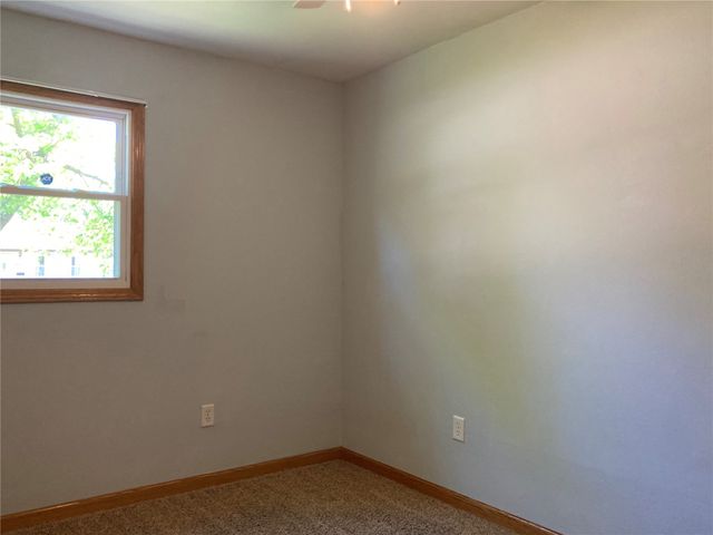 2504 Linwood SW, Cedar Rapids, IA 52404