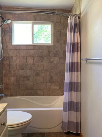 2504 Linwood SW, Cedar Rapids, IA 52404