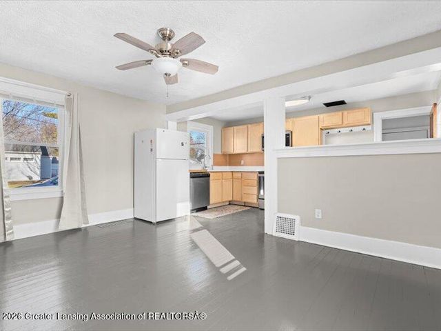 2201 S Pennsylvania Avenue, Lansing, MI 48910