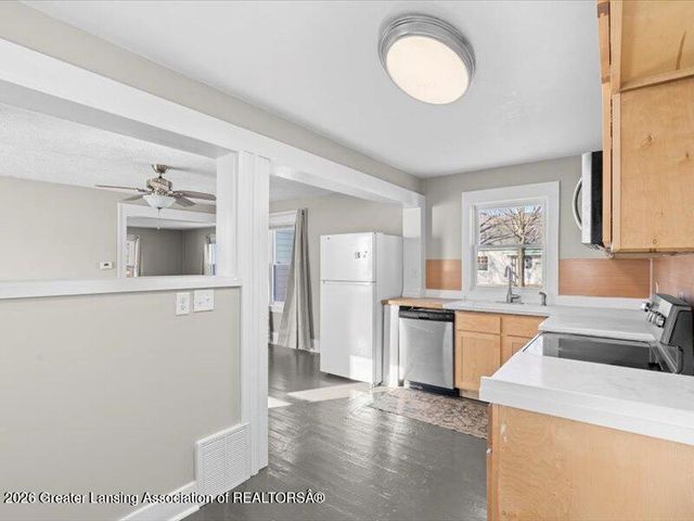 2201 S Pennsylvania Avenue, Lansing, MI 48910