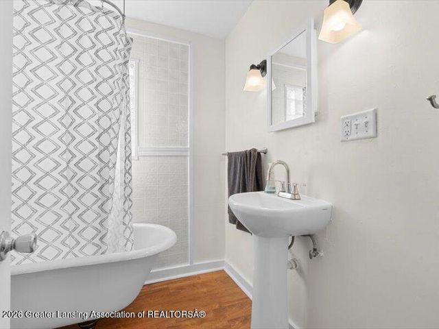 2201 S Pennsylvania Avenue, Lansing, MI 48910