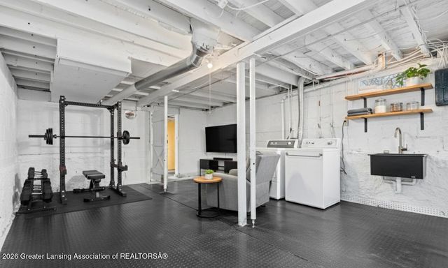 2201 S Pennsylvania Avenue, Lansing, MI 48910