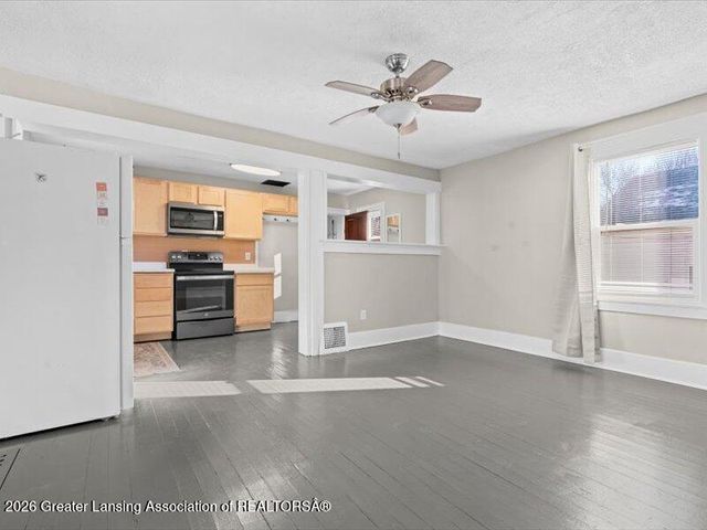 2201 S Pennsylvania Avenue, Lansing, MI 48910