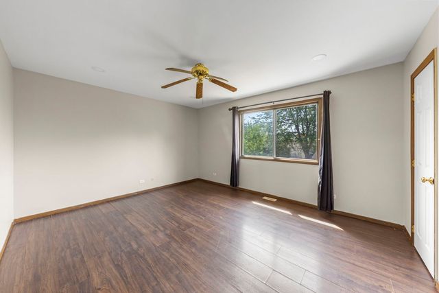 1951 Windward Lane, Hanover Park, IL 60133