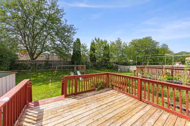 1951 Windward Lane, Hanover Park, IL 60133