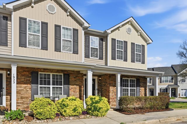 1925 Grassy Banks Drive, Raleigh, NC 27610