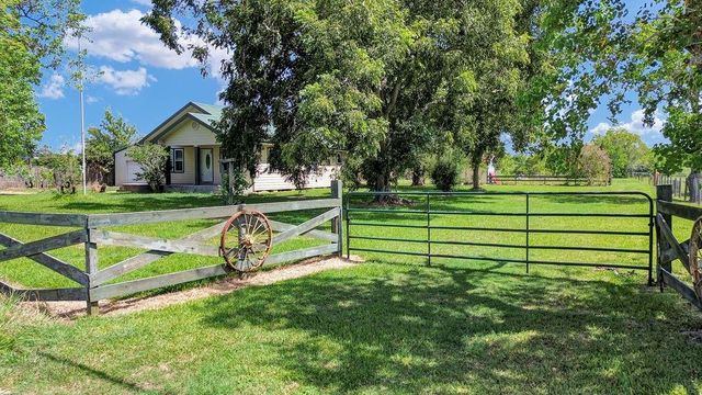 7223 Highland Road, Santa Fe, TX 77517
