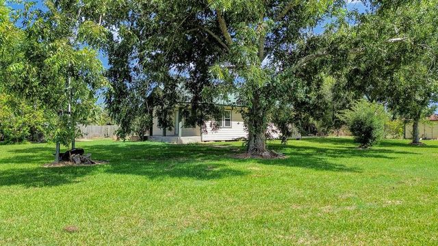 7223 Highland Road, Santa Fe, TX 77517