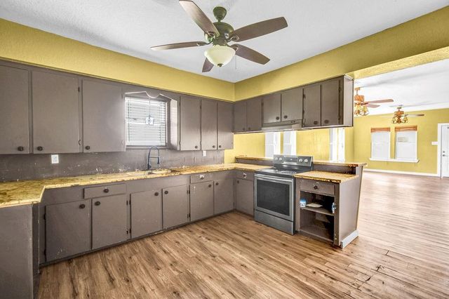 7223 Highland Road, Santa Fe, TX 77517