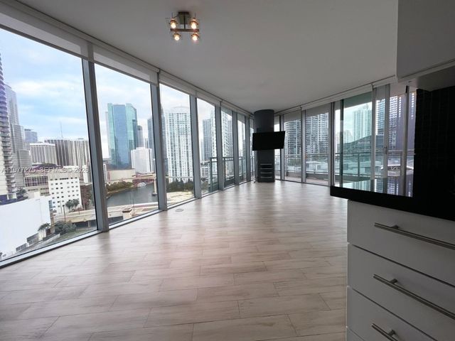 92 SW 3rd St 1801, Miami, FL 33130