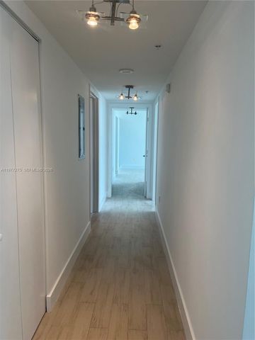 92 SW 3rd St 1801, Miami, FL 33130