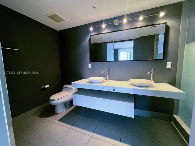 92 SW 3rd St 1801, Miami, FL 33130