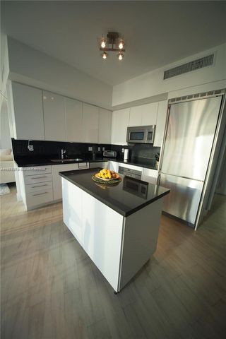 92 SW 3rd St 1801, Miami, FL 33130