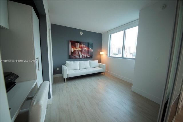 92 SW 3rd St 1801, Miami, FL 33130