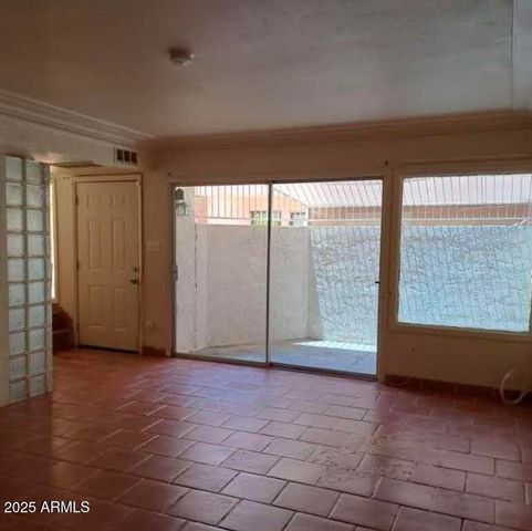 2664 N 43rd Avenue Apt B, Phoenix, AZ 85009